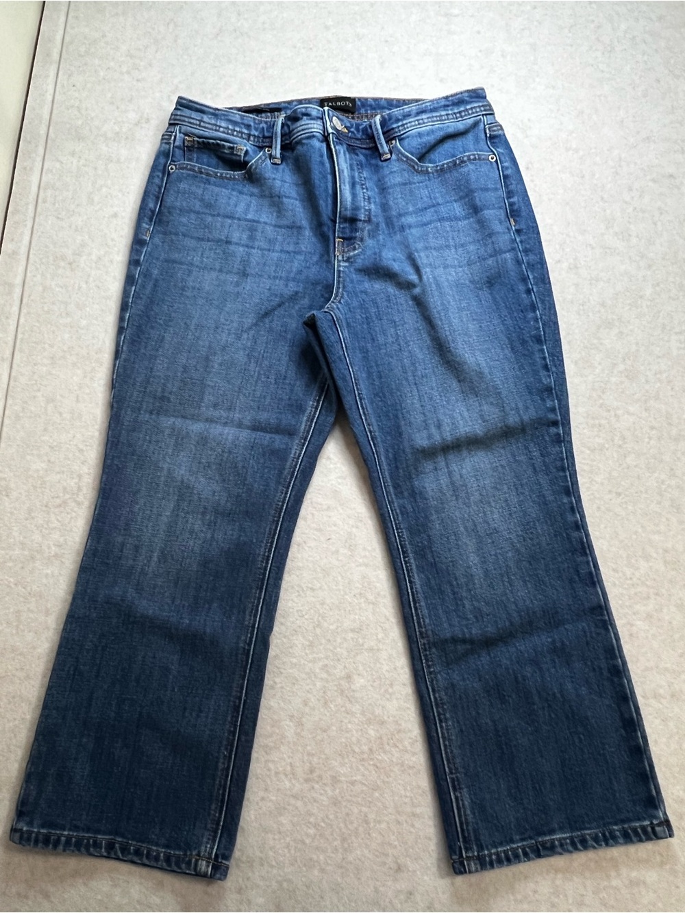Talbots Demi Boot Cut Crop Jeans Size 8P Medium Wash Stretch Denim🎀